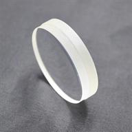 <p>لنز مرکب با فاصله‌کانونی 300 میلی‌متر و قطر 60 میلی‌متر و لایه نشانی ضدبازتابی در ناحیه مرئی</p>